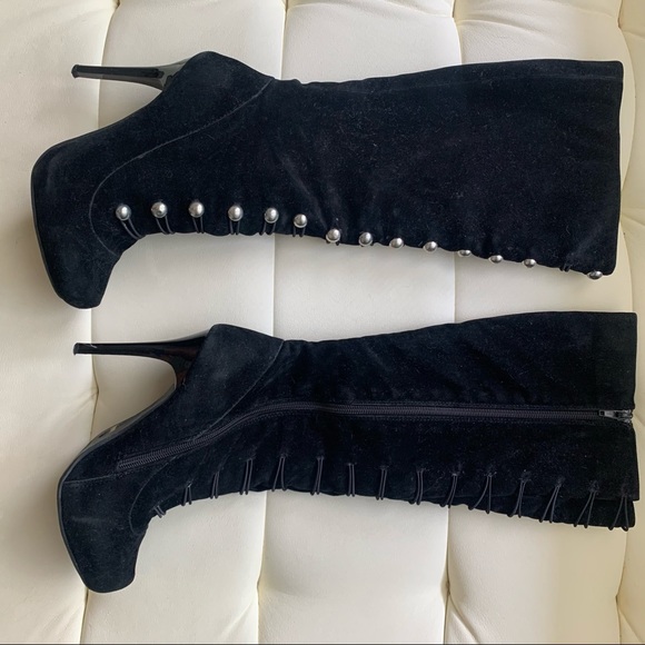 Black knee high boots with buttons - Picture 6 of 7